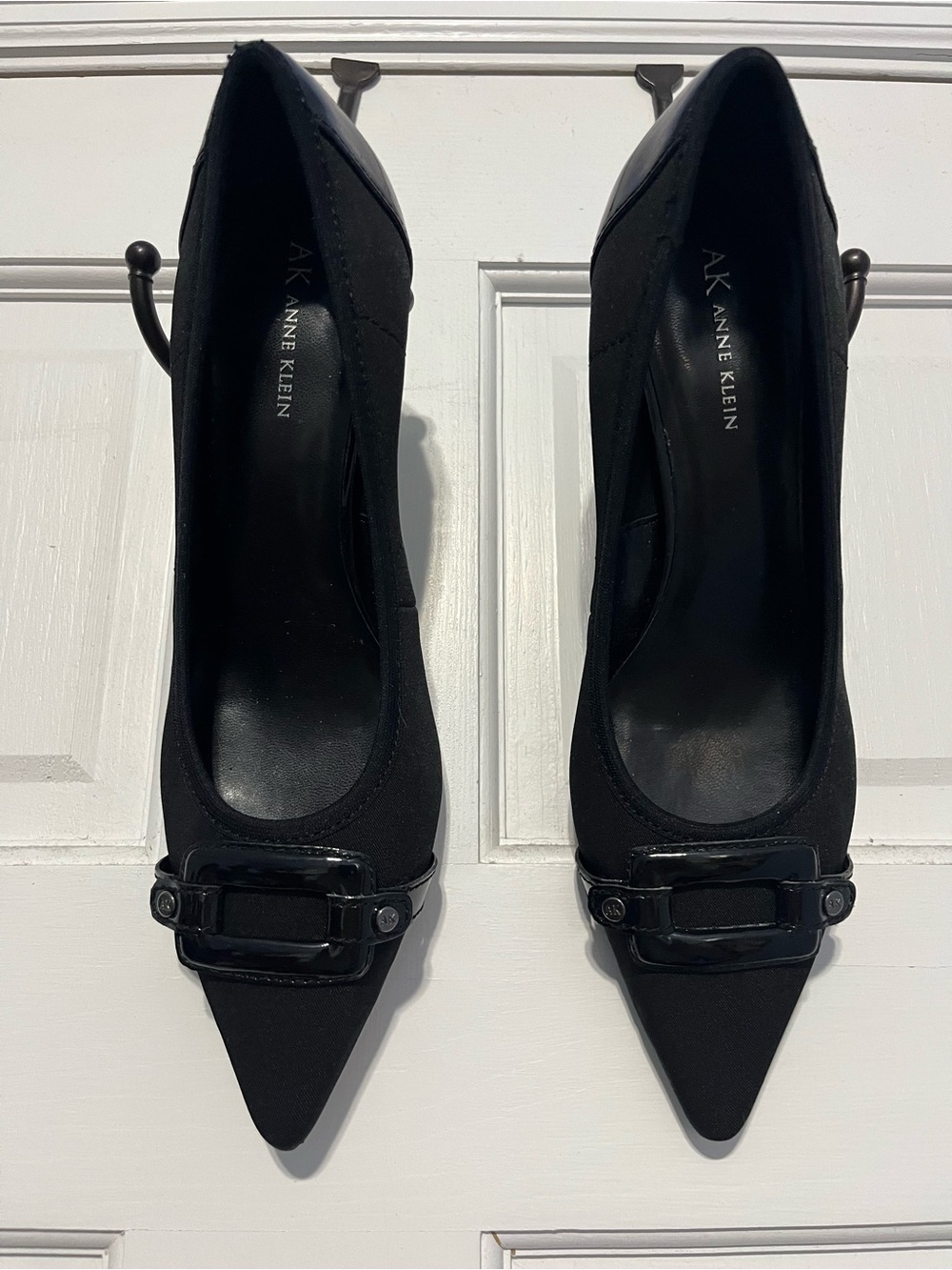 Anne Klein Black Pointed Toe Buckle Pumps with Gloss Detail size 9M Lime New